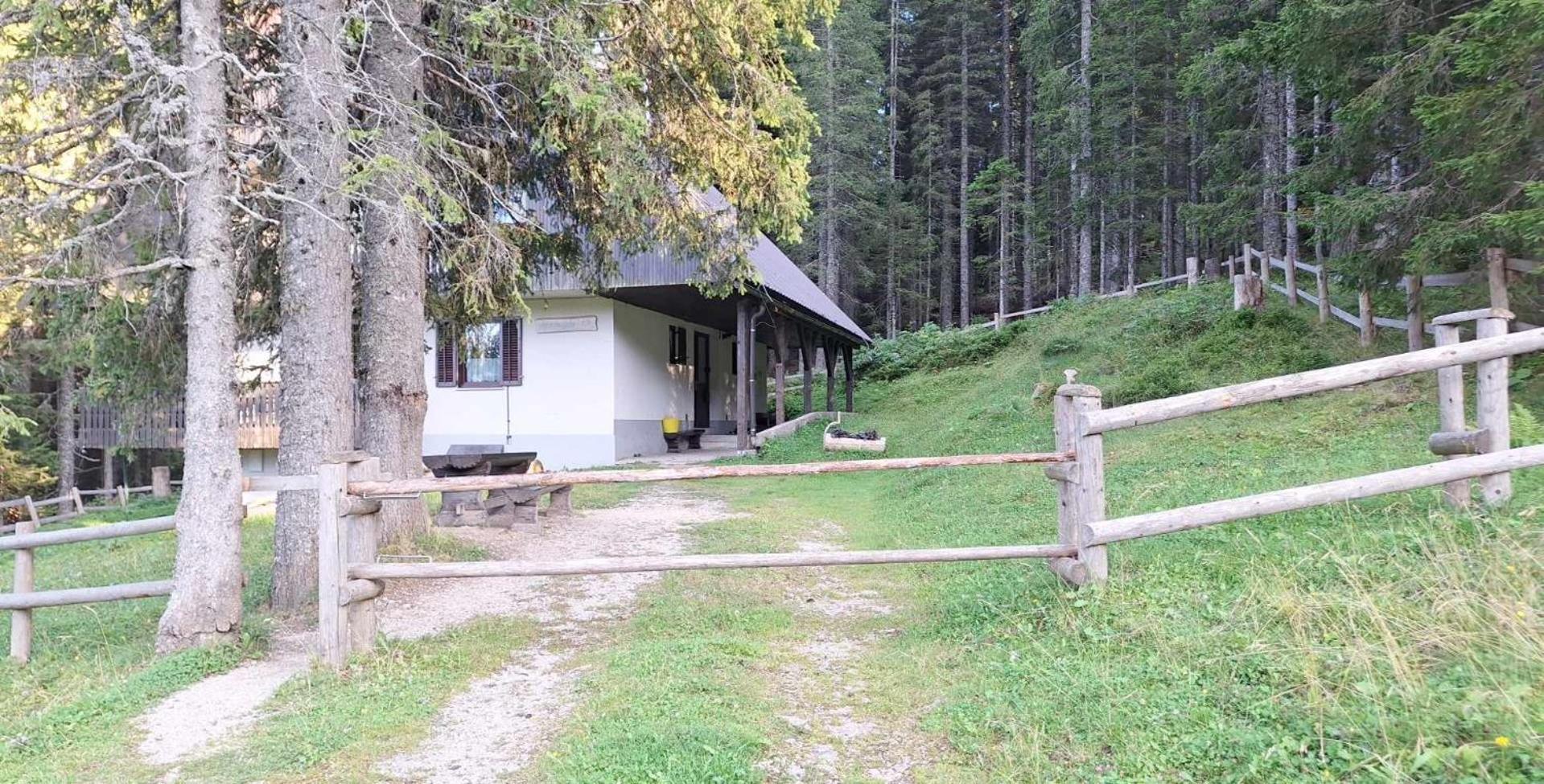 Apartma Anja Zgornje Gorje Екстериор снимка